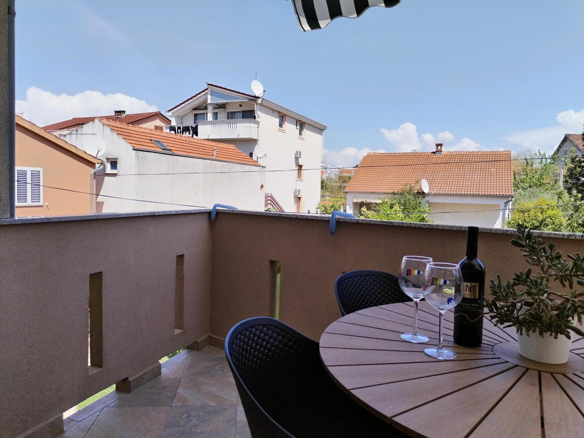 Family Apartment B&B Biograd Na Moru Extérieur photo