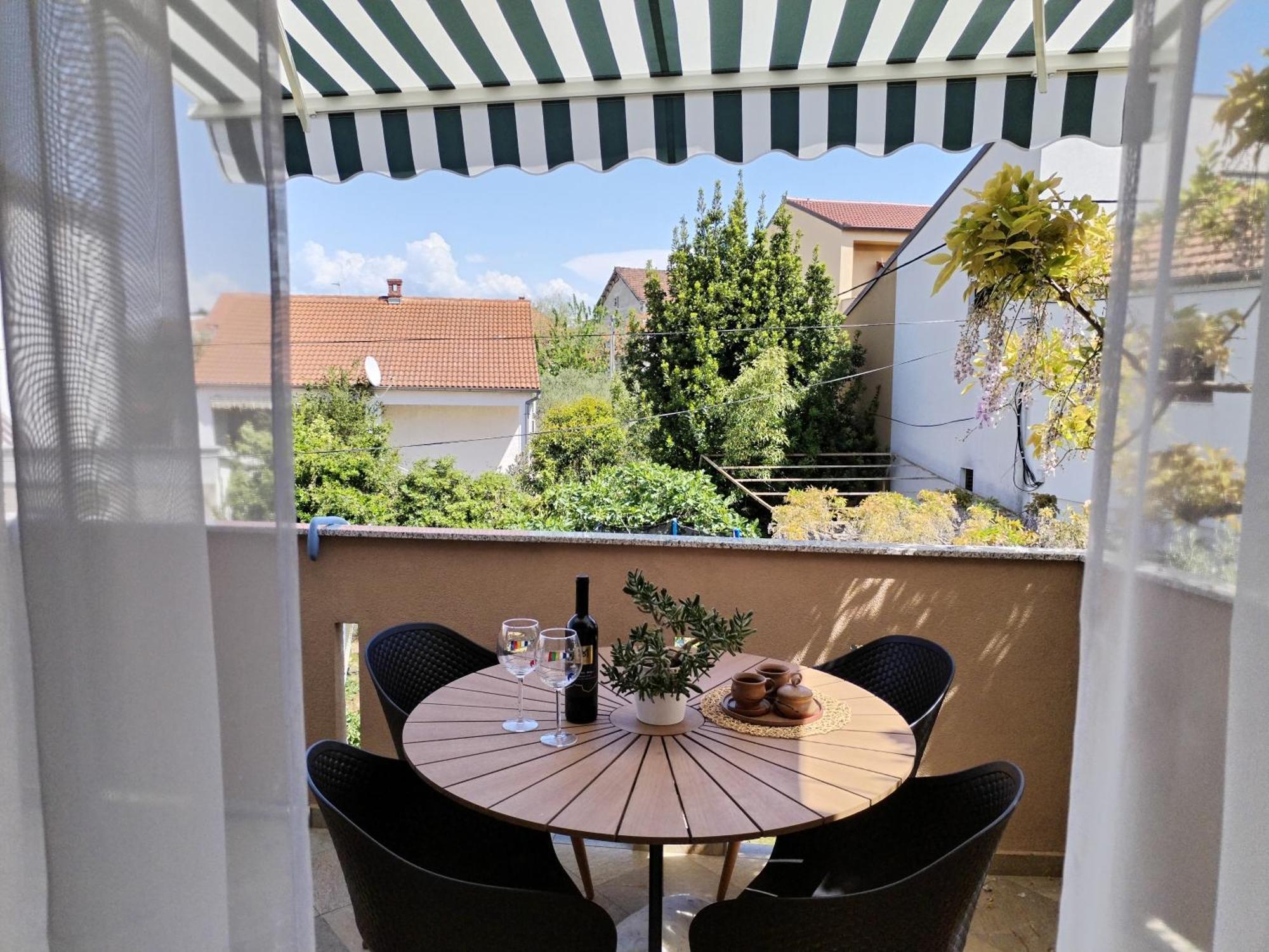 Family Apartment B&B Biograd Na Moru Extérieur photo